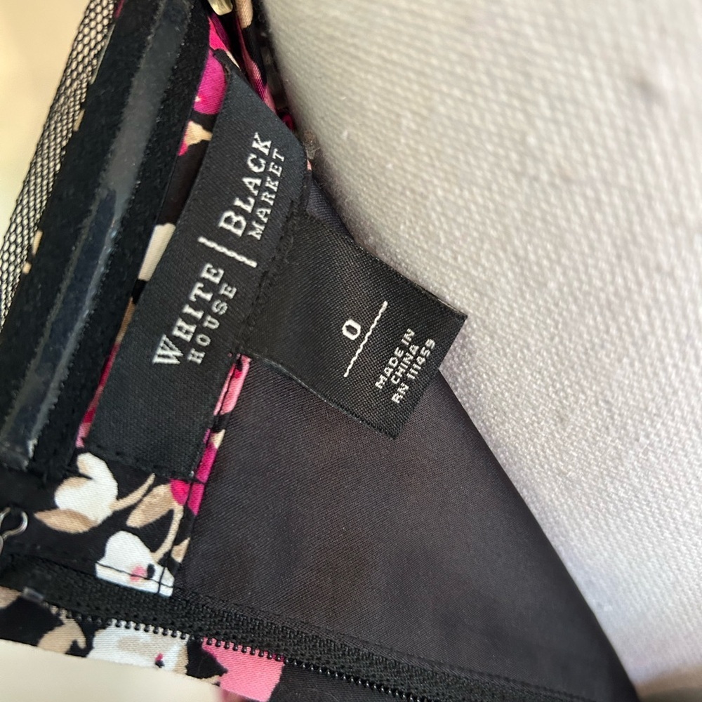 White House Black Market Corset Floral Top. - Picture 5 of 15